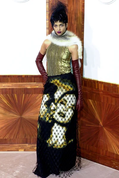 Look 27
